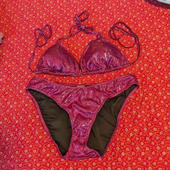 NWT Venus Bikini Swimsuit String Triangle Metallic Shimmer Iridescent Magenta - Picture 4 of 10